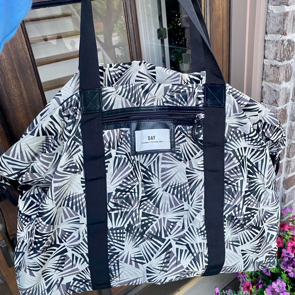 DAY by Birger et Mikkelsen abstract, palm print weekender bag! The Gweneth tote. - Picture 6 of 8